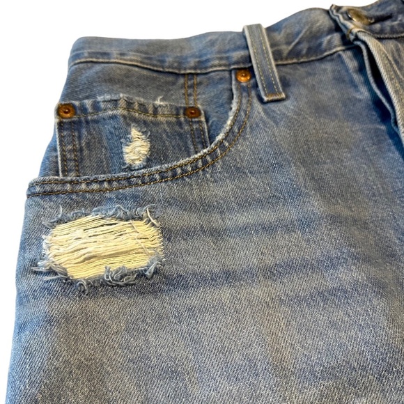 NEW Levi’s 501 High Rise Distressed Denim Shorts Sz 30 - Picture 2 of 16